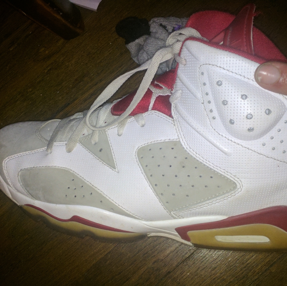 Aj6 burgundy sz 13 good condition
